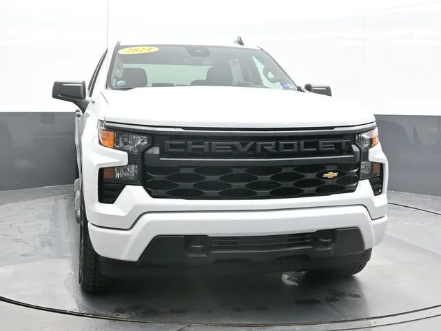 Used 2024 White Chevrolet Custom image 6