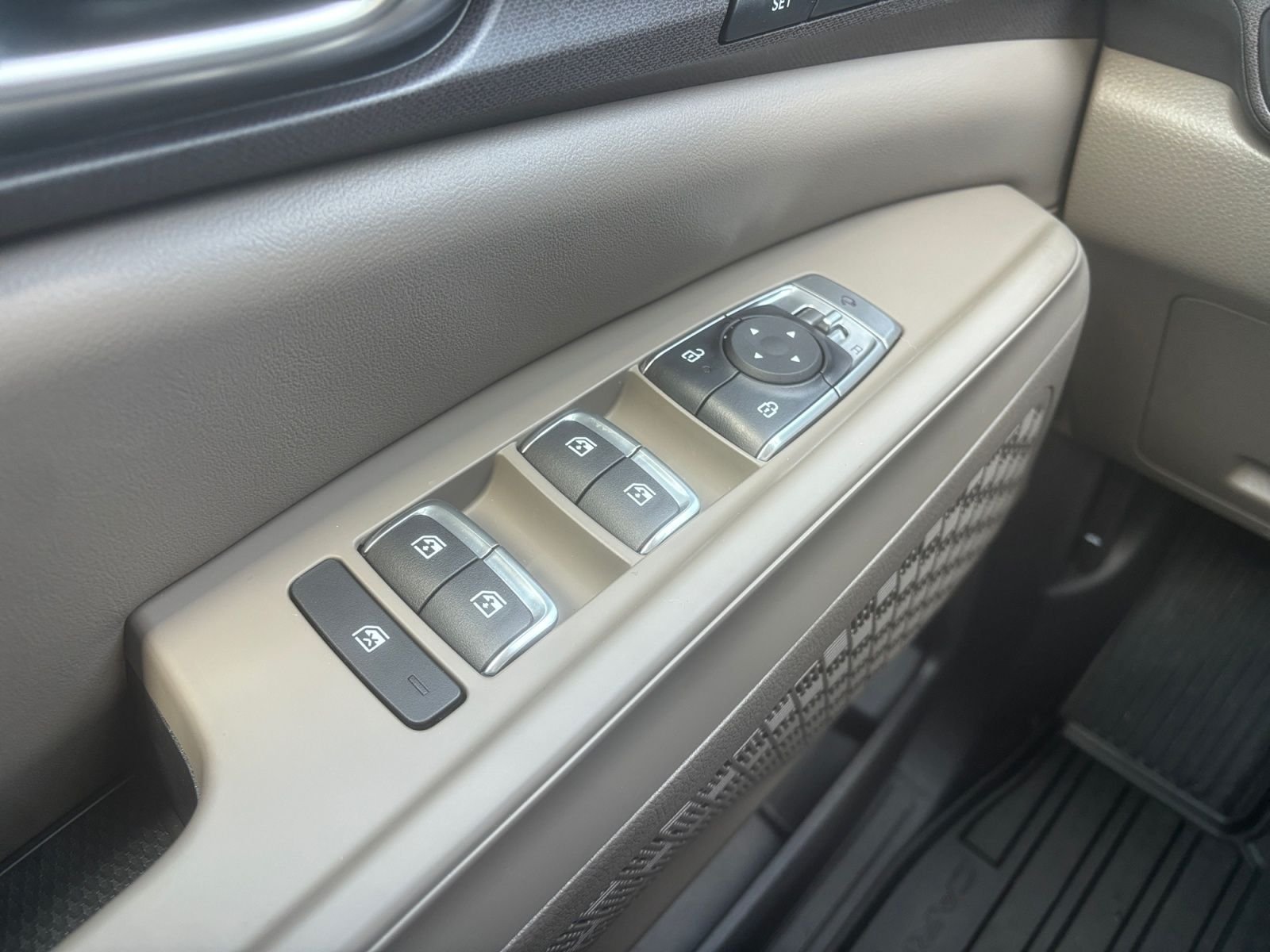New 2026 Snow White Pearl Kia EX image 20