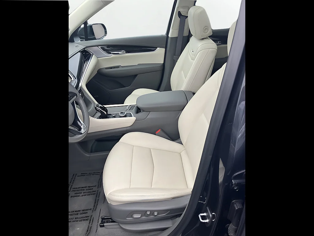 Used 2021 Wilder Metallic Cadillac Premium Luxury image 11
