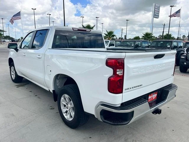 Used 2025 White Chevrolet LT image 4