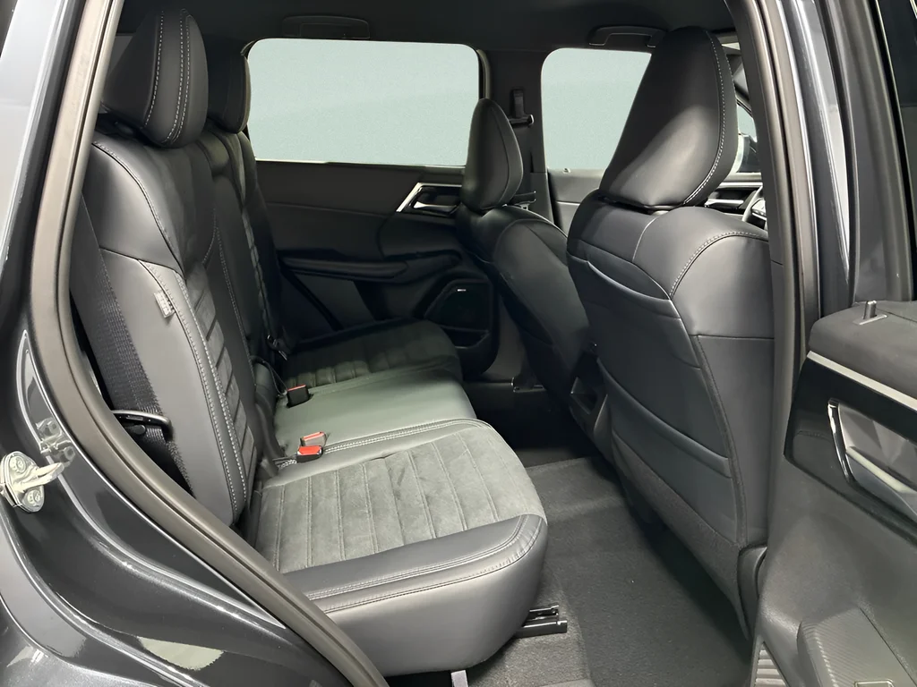 New 2026 Graphite Gray Mitsubishi LE 1.5T S-AWC image 32