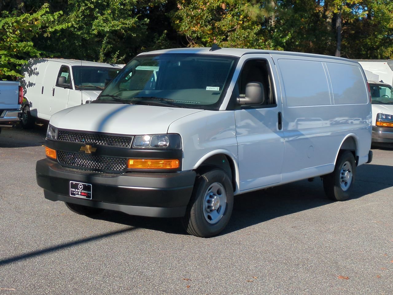 2025 Chevrolet Express 2500 Work Van HD's photo