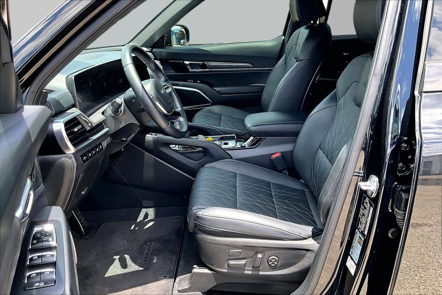 Certified Used 2024 Ebony Black Kia SX Prestige X-Line image 8