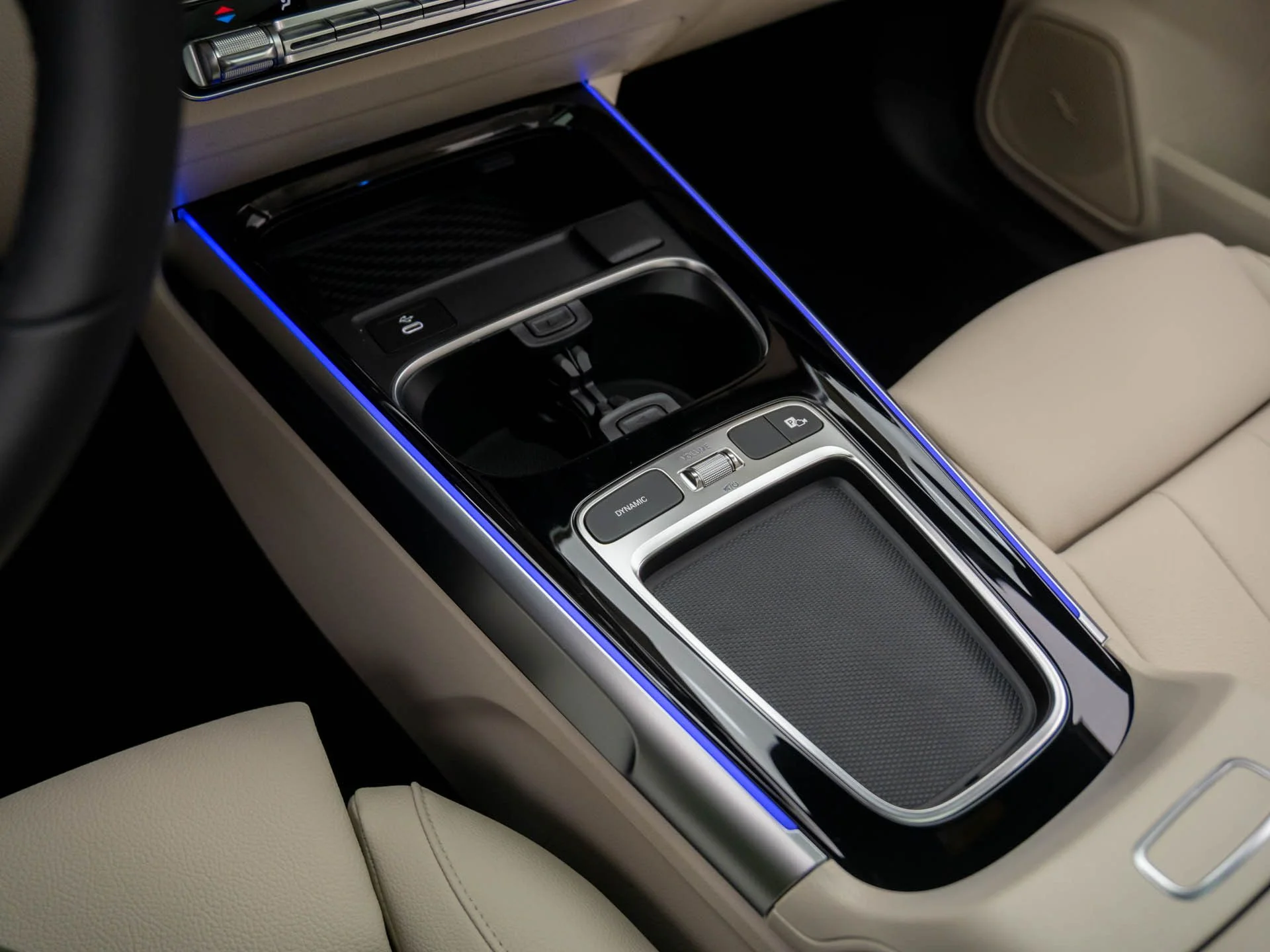 New 2026 White Mercedes-Benz GLB 250 image 12