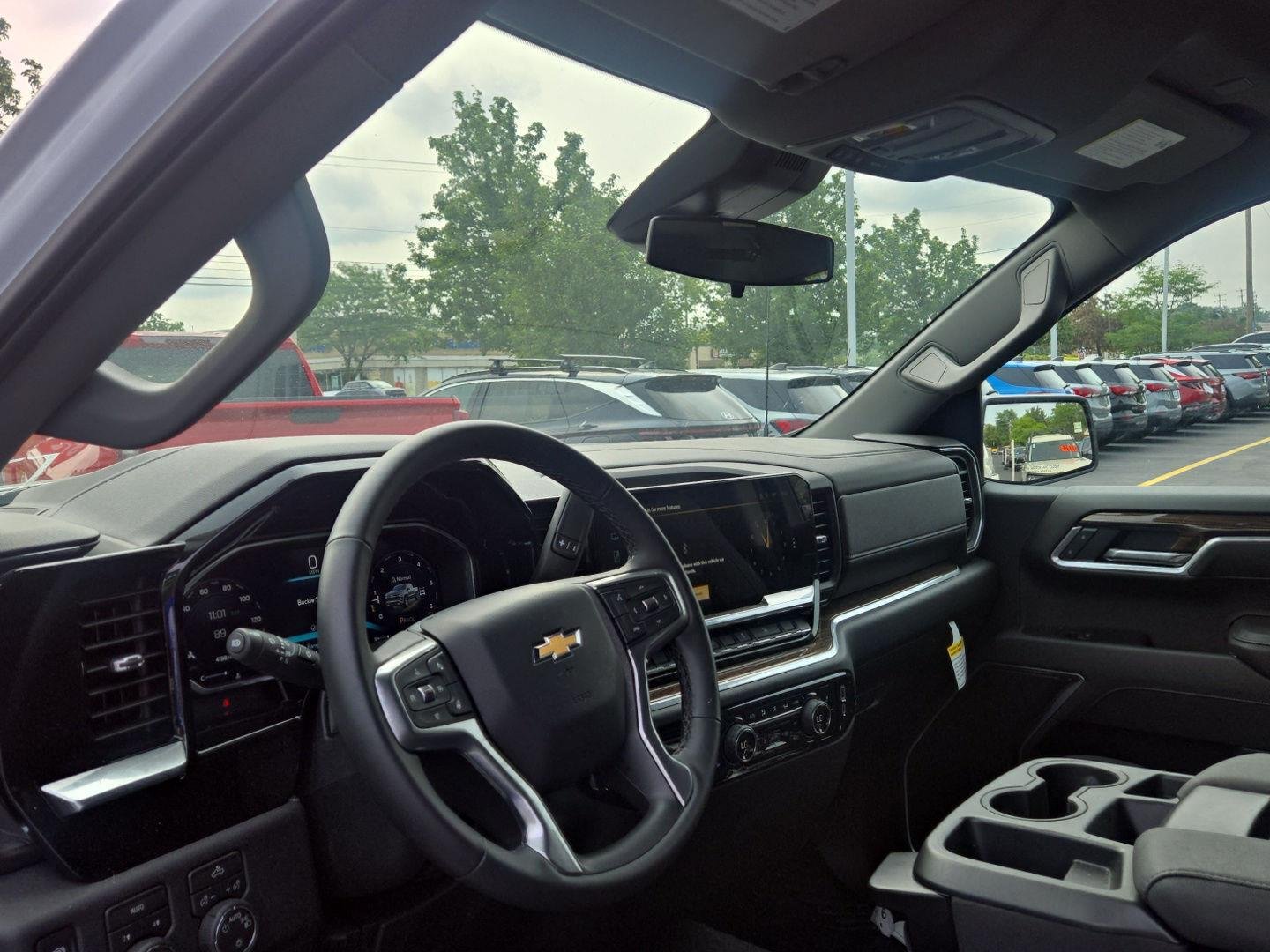 Used 2026 Summit White Chevrolet LT image 3