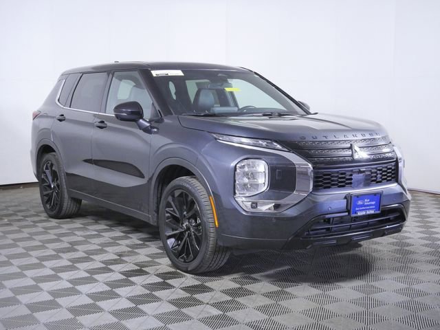 2024 Mitsubishi Outlander SE Black Edition w Pano S-AWC's photo