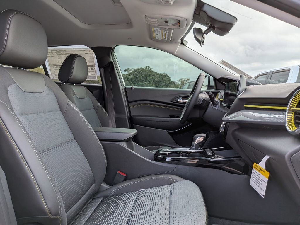 2026 Chevrolet Trax LT - Photo 30