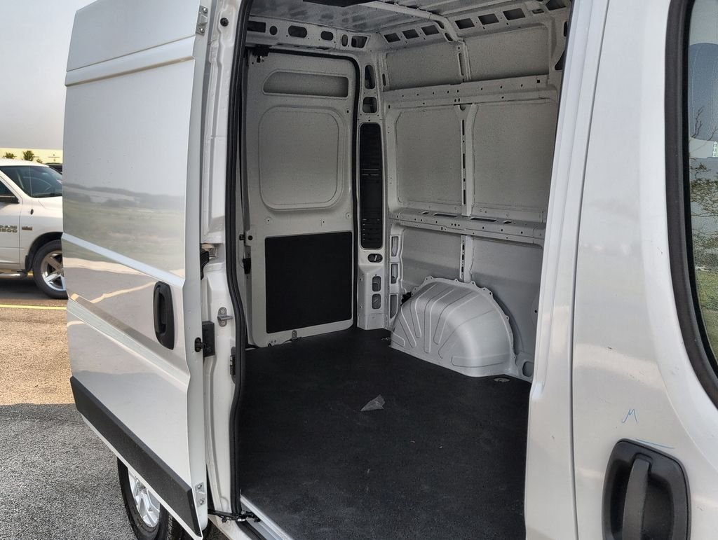 New 2025 Bright White Clearcoat RAM  image 24