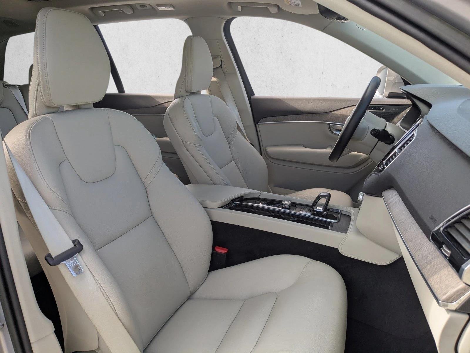 Used 2023 Silver Dawn Metallic Volvo Plus image 24