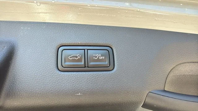 Used 2025 White Kia SX Prestige image 35