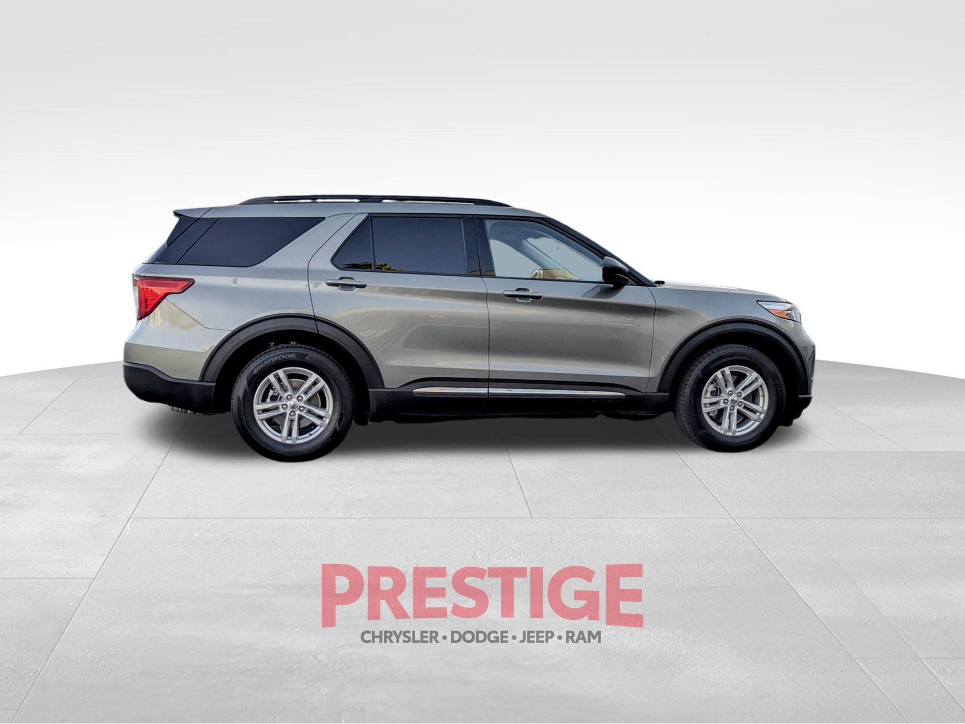 Used 2020 Green Ford XLT image 6