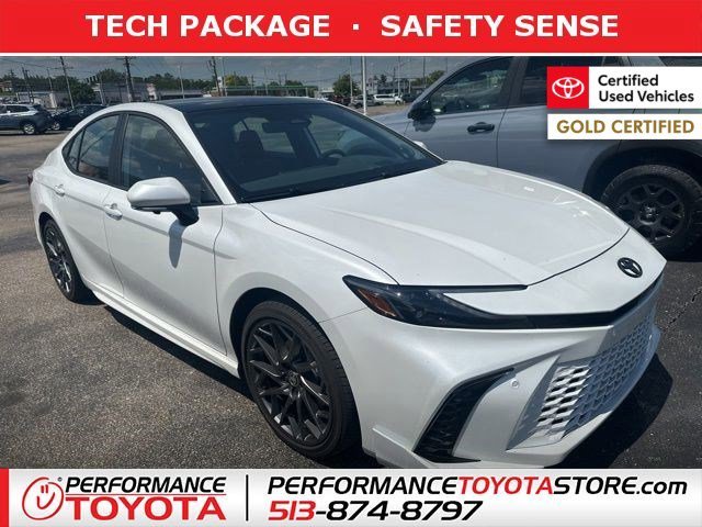 2026 Toyota Camry XSE Hybrid's photo