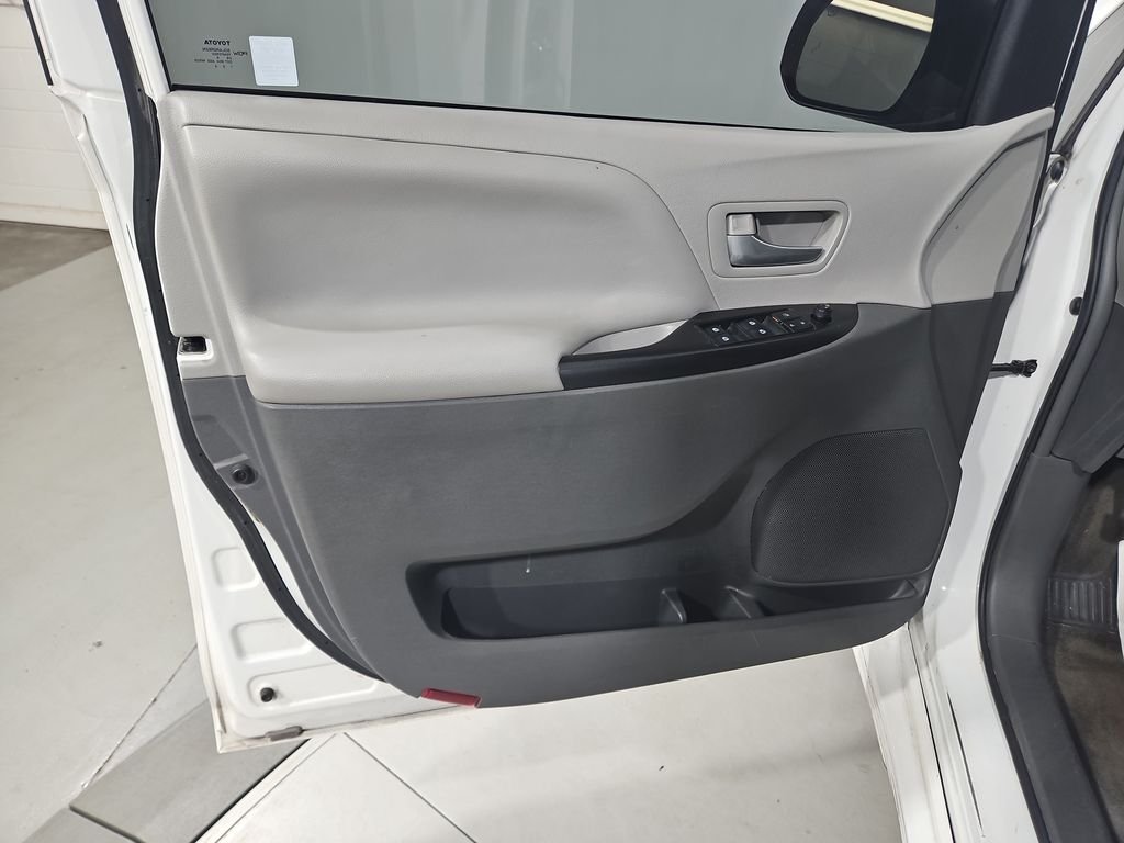 Used 2019 White Toyota LE image 11