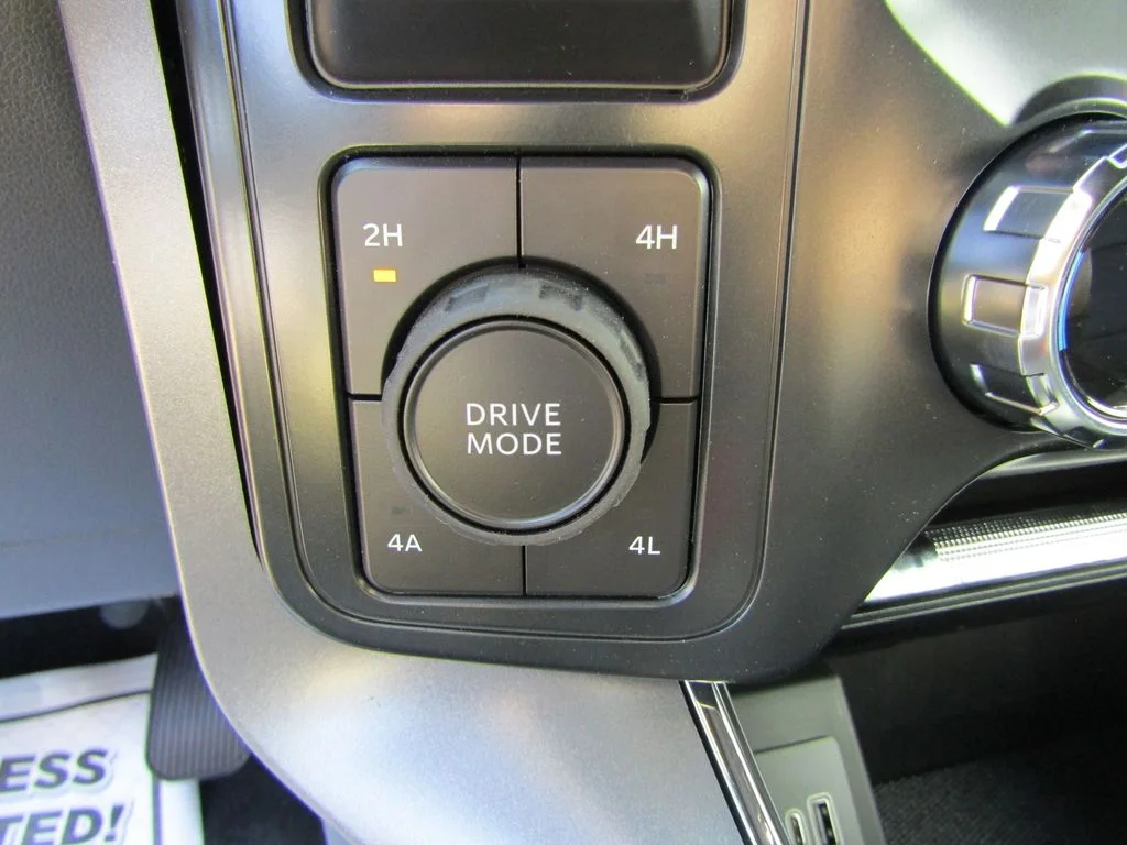 New 2026 Carbonized Gray Metallic Ford Lariat® image 20