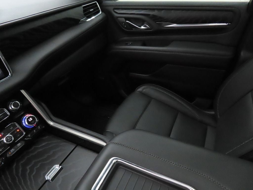 Used 2023 White GMC Denali image 18