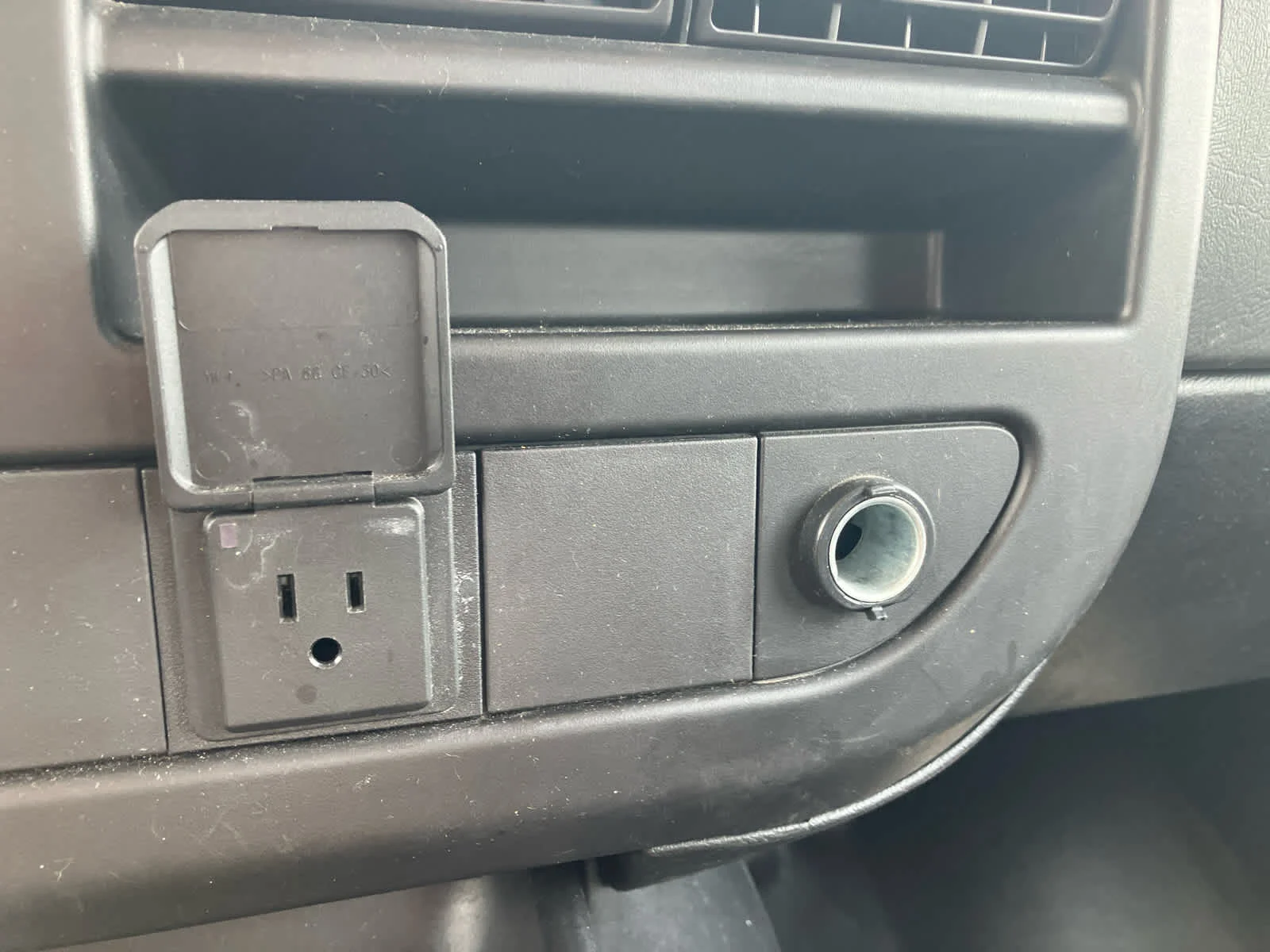 Used 2022 Summit White GMC  image 26
