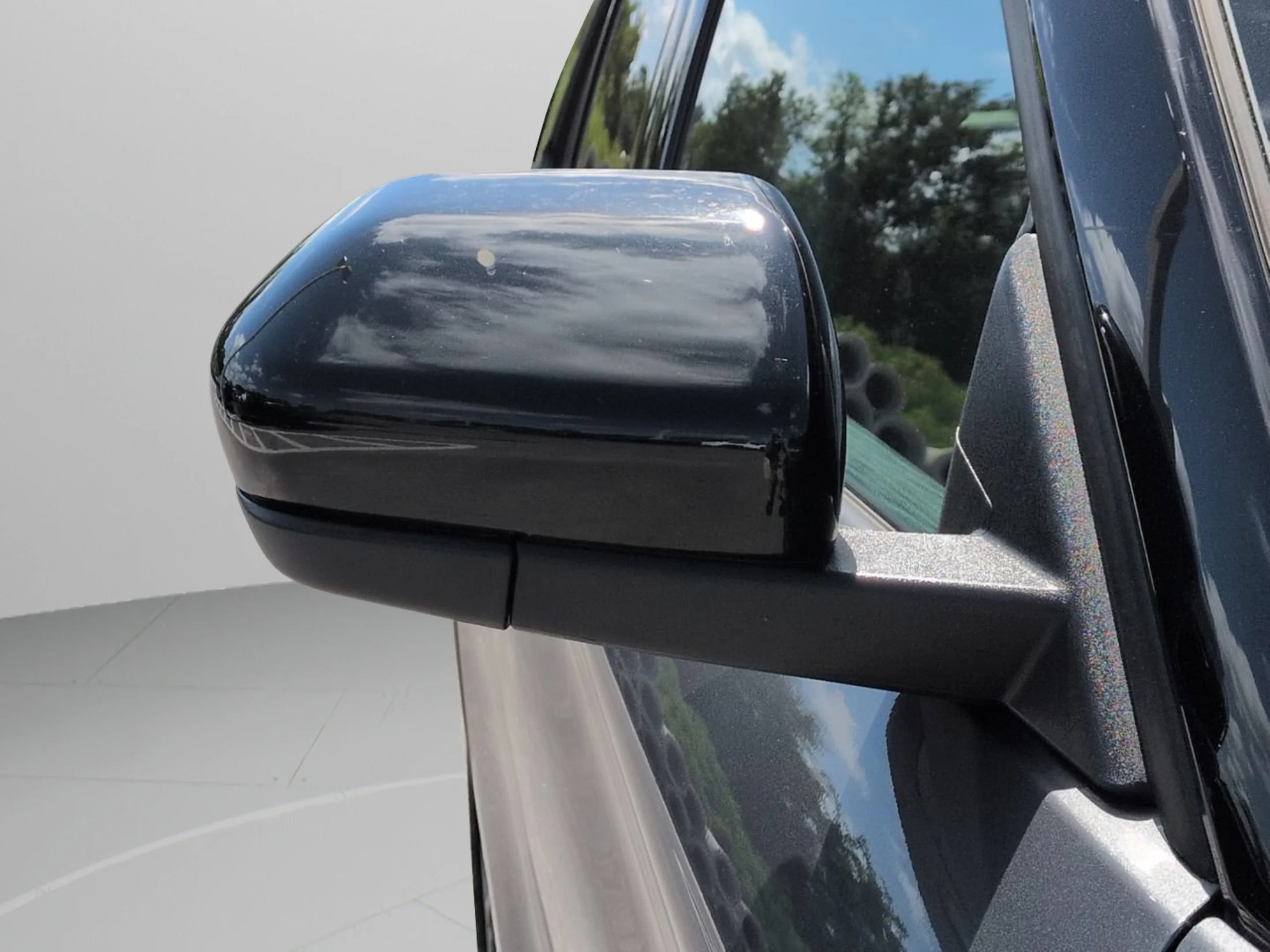 Used 2024 Gray Metallic Ford Limited image 31