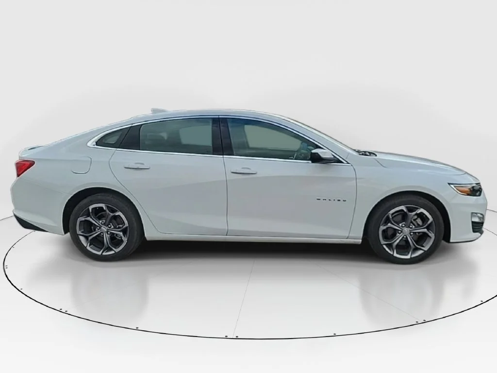 Used 2024 White Chevrolet LT image 4