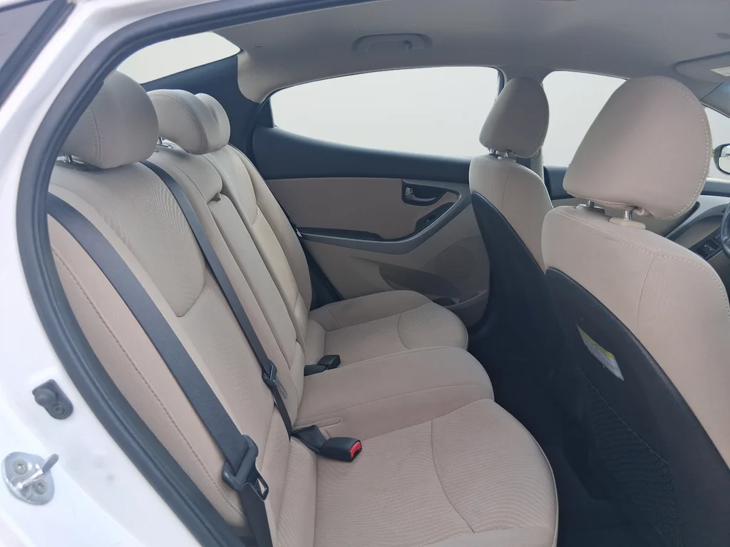 Used 2015 White Hyundai SE image 24