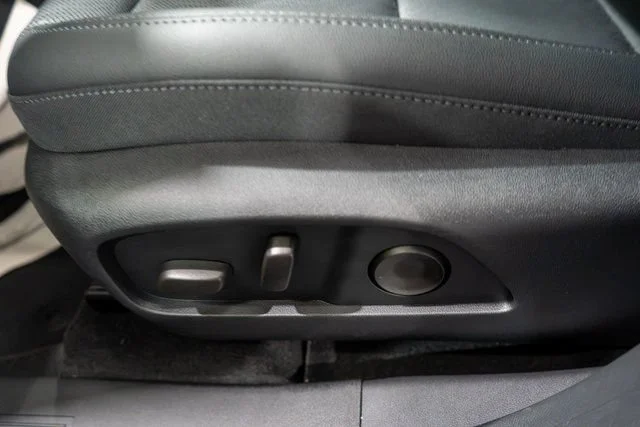 2027 Chevrolet Equinox LT - Photo 14