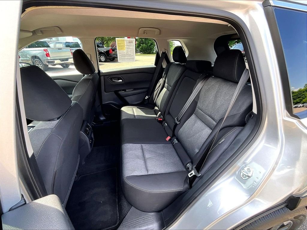 Used 2025 Silver Nissan SV image 15