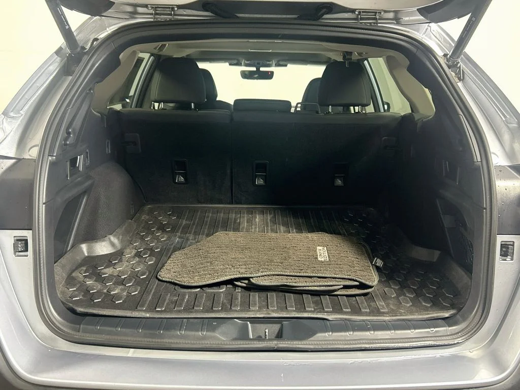 Used 2023 Ice Silver Metallic Subaru Onyx Edition image 28