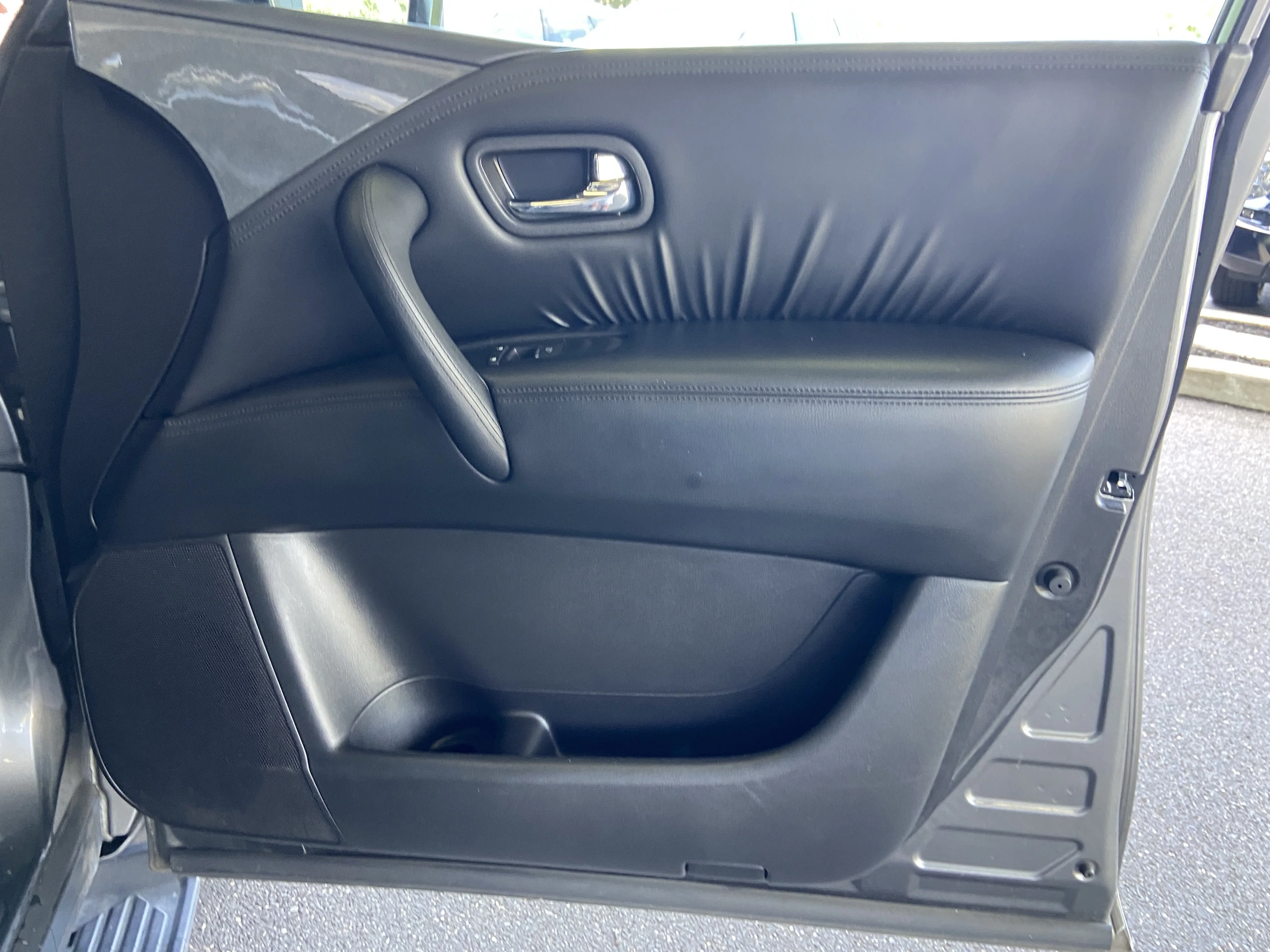 2023 Nissan Armada SV - Photo 28