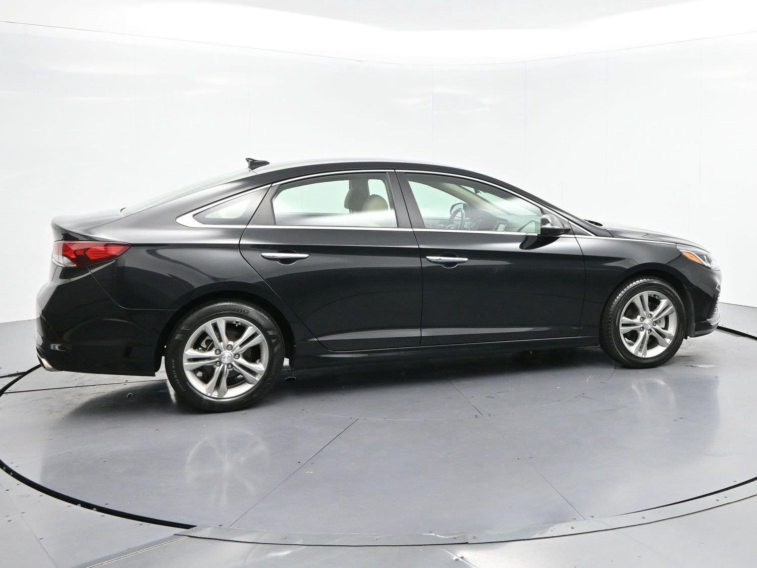 Used 2019 Phantom Black Hyundai SEL image 8