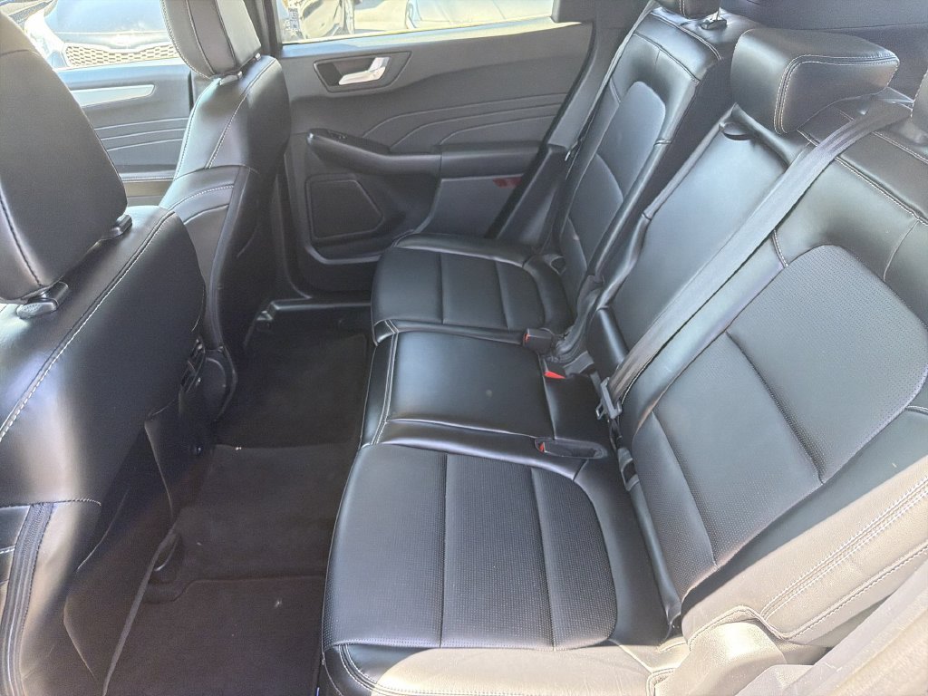 Used 2025  Ford Platinum image 28