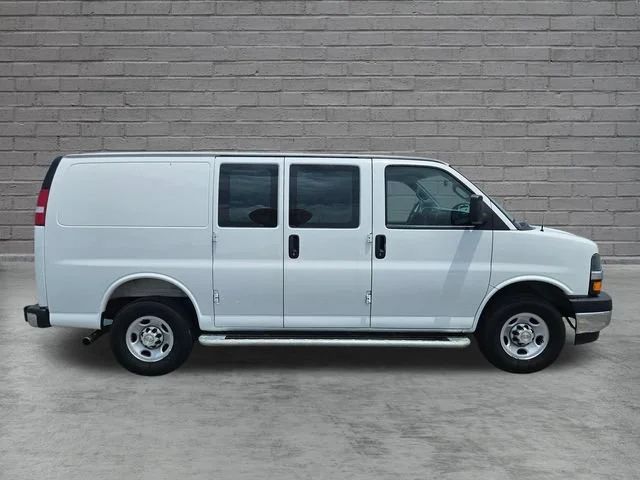 Used 2025 Summit White Chevrolet WT image 6
