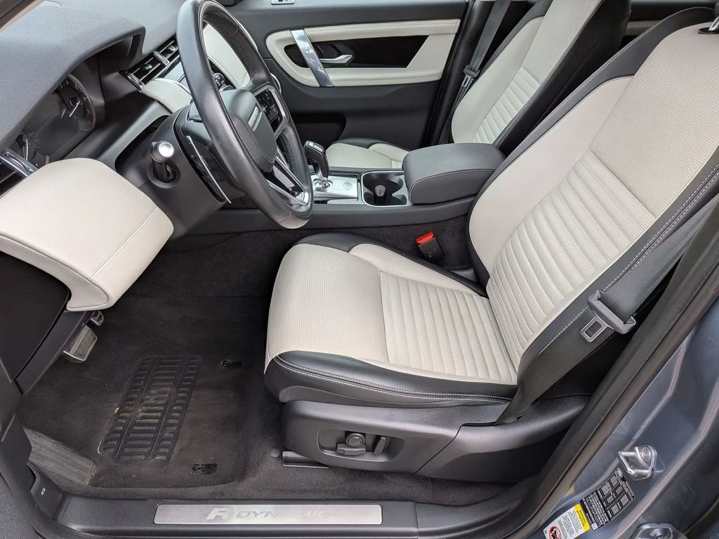 Used 2023  Land Rover SE R-Dynamic image 11