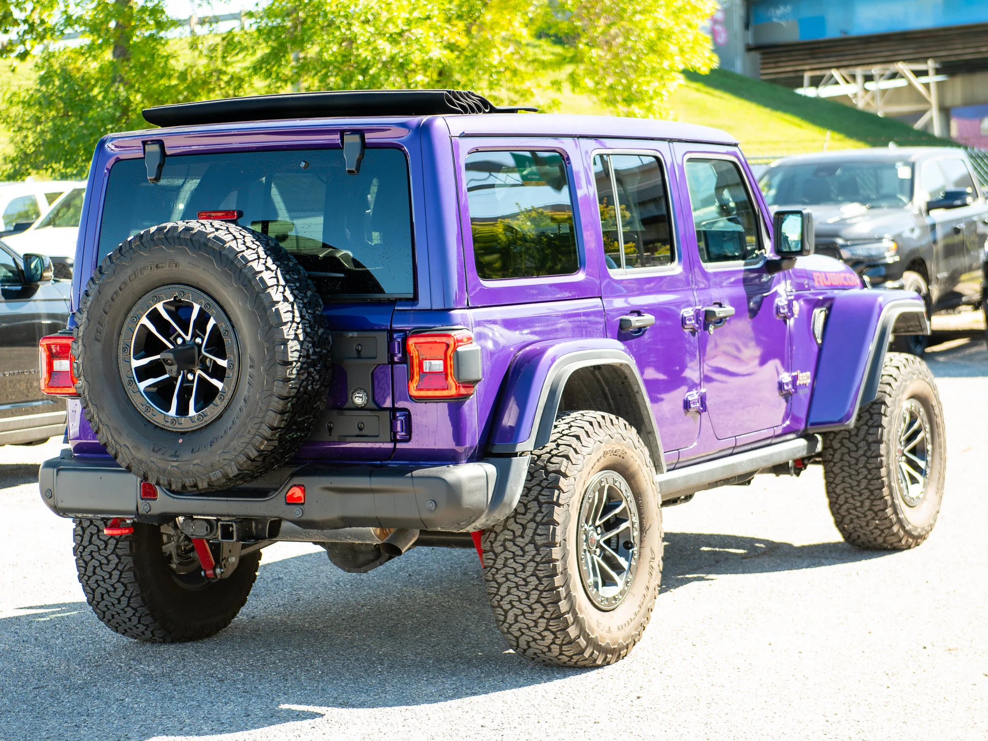 Used 2026 reign Jeep Rubicon X* 4 Door 4x4, Sky 1-Touch Pwr Top, Steel Bumpers, 35 Inch Tires image 6