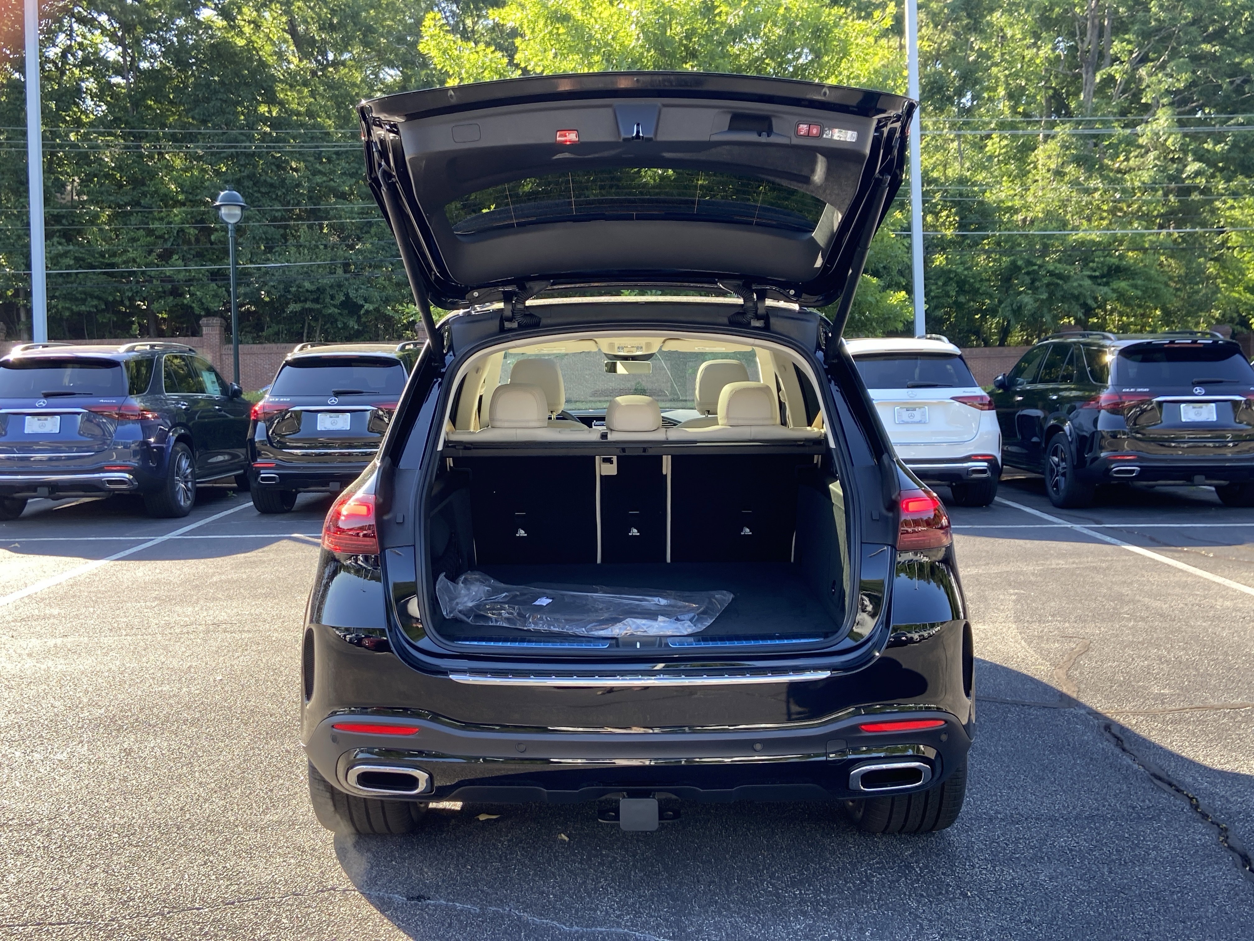 New 2026 Black Mercedes-Benz GLE 450 4MATIC® SUV image 8