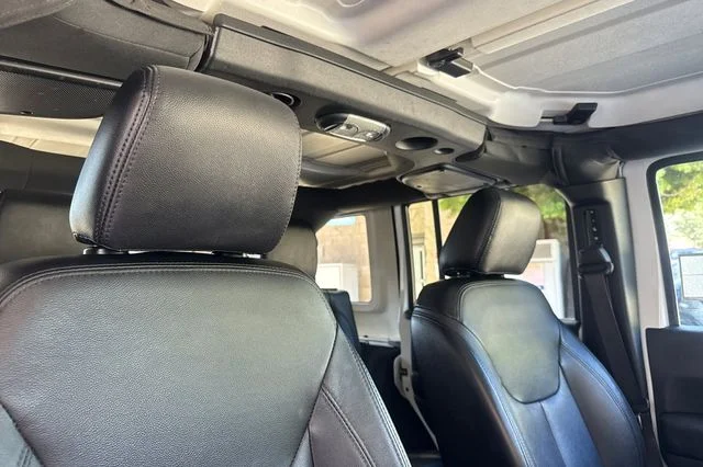 Used 2016 White Jeep Unlimited Sport image 18