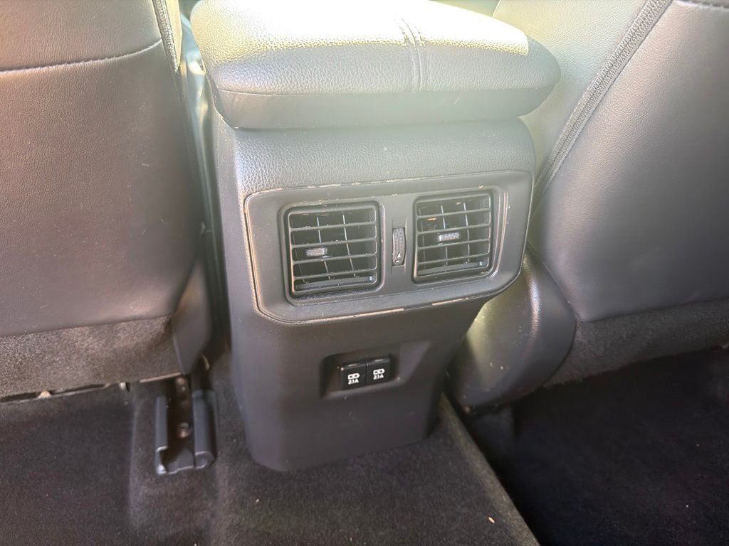 Used 2019 Silver Sky Metallic Toyota XLE Premium image 35