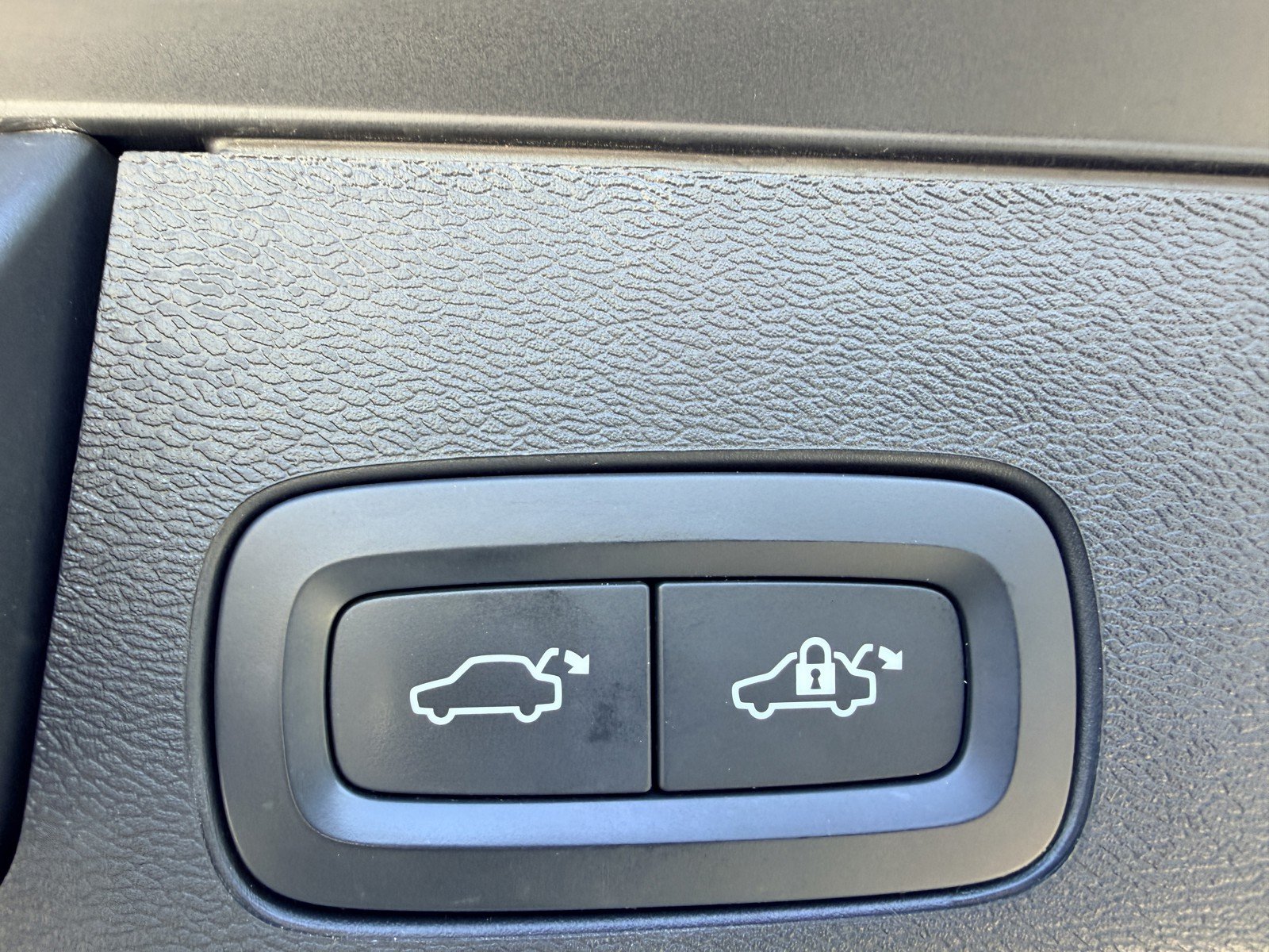 2023 Volvo XC60 Plus - Photo 26