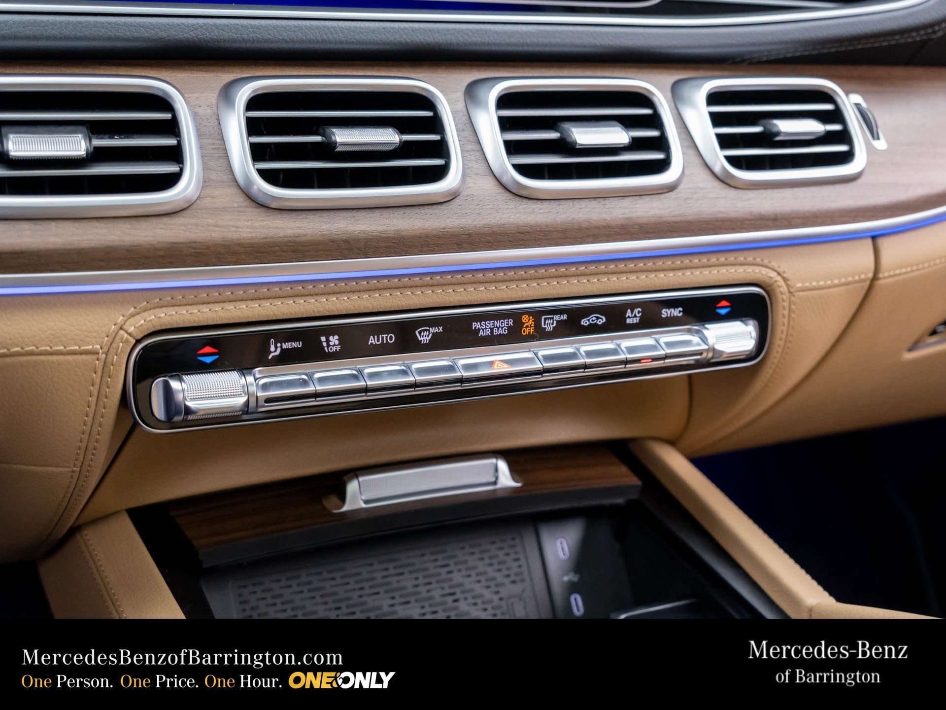 New 2026 MANUFAKTUR Moonlight White Metallic Mercedes-Benz GLS 580 image 72