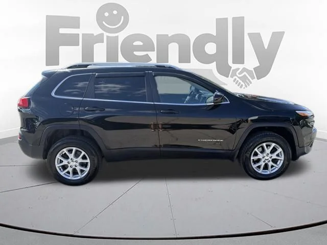 Used 2018 Diamond Black Jeep Latitude Plus image 9