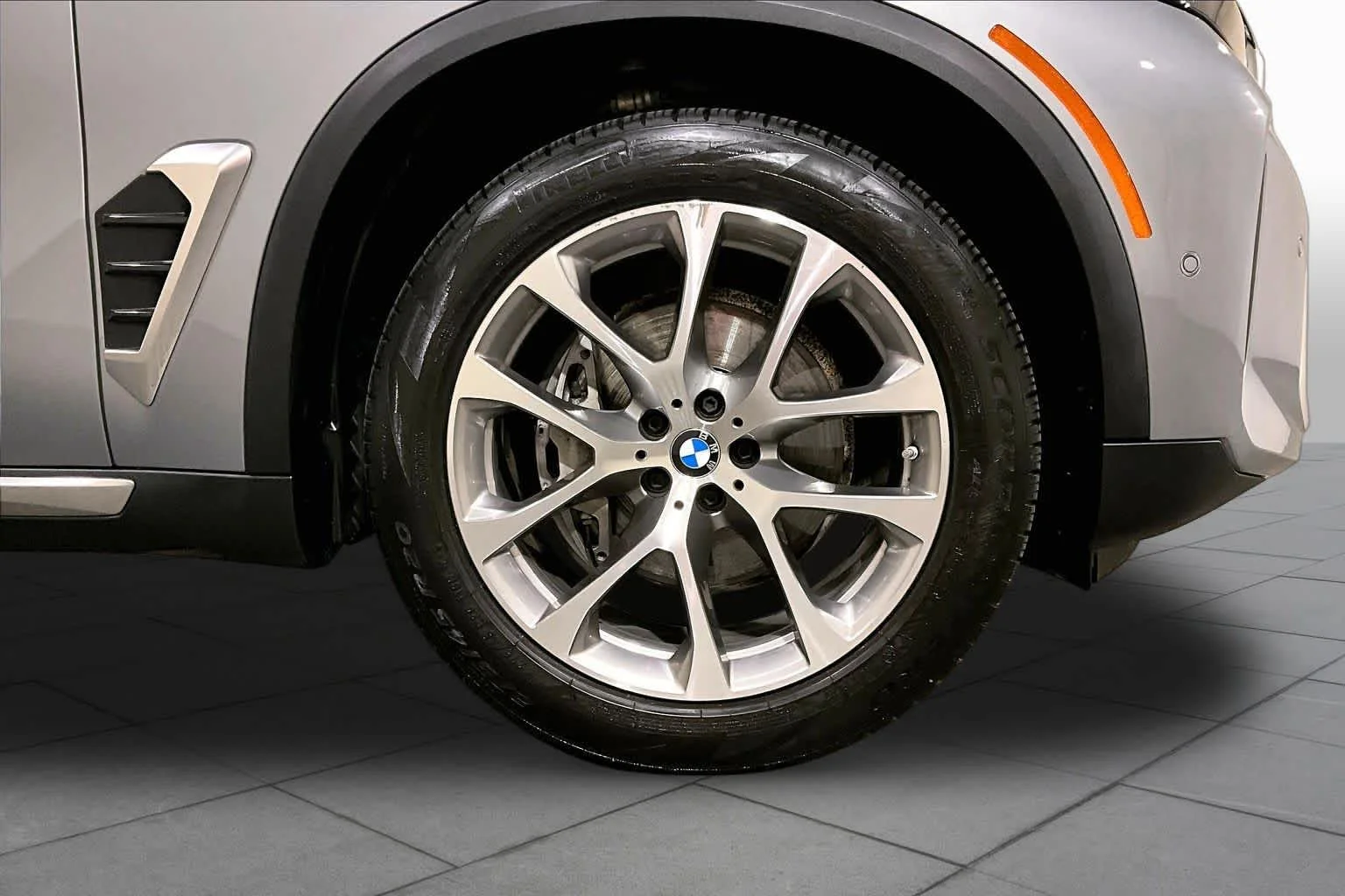 Certified Used 2024 Skyscraper Grey Metallic BMW xDrive40i image 10