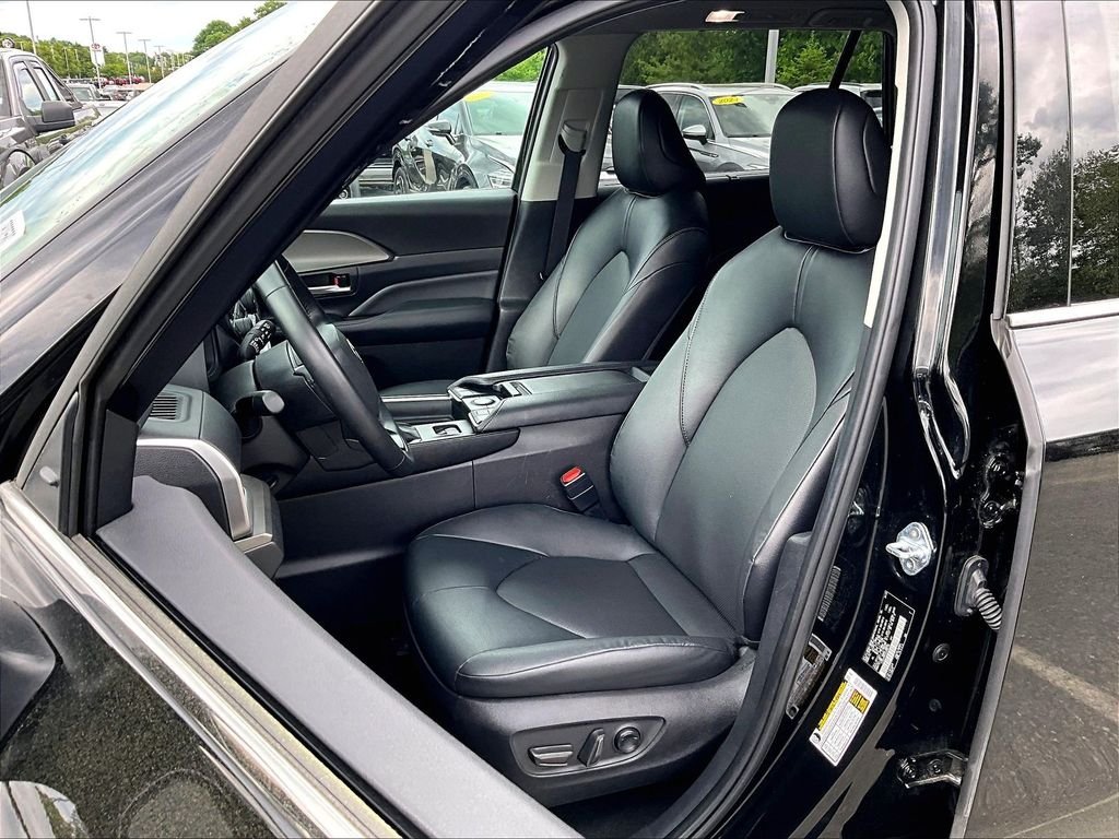 Used 2025 Black Toyota XLE image 10