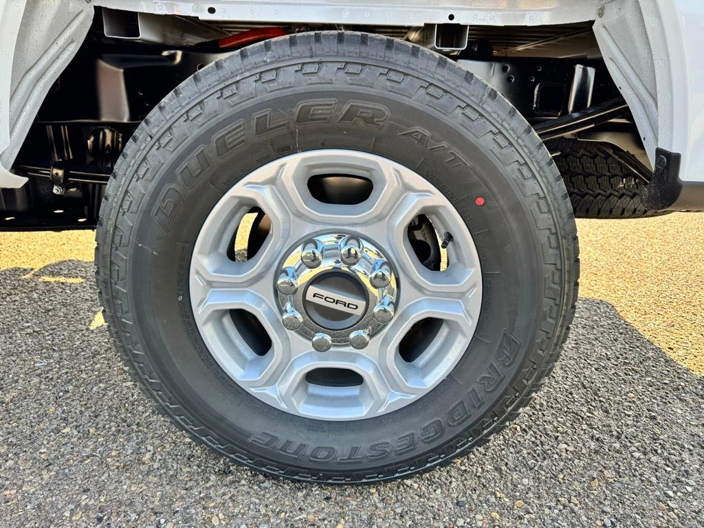 New 2026 Oxford White Ford F-250® XLT image 11