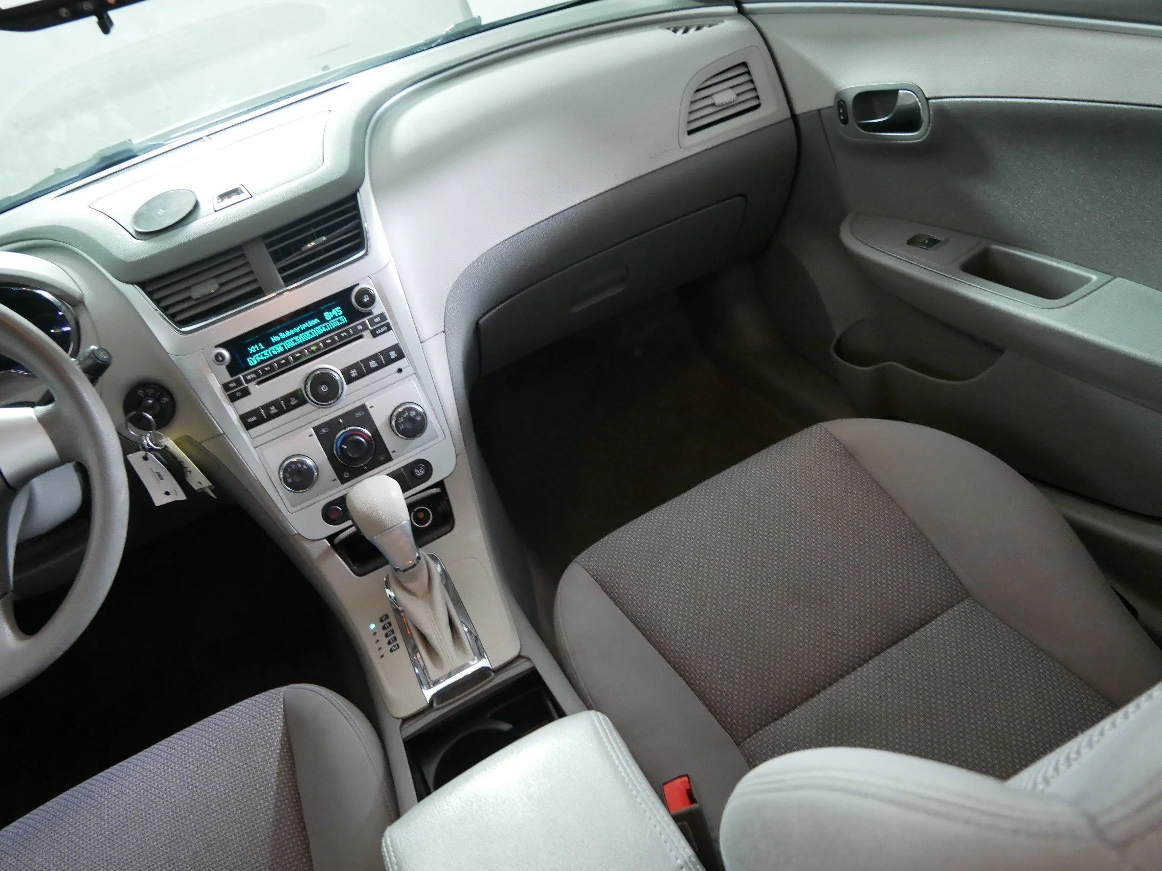 Used 2011 Summit White Chevrolet LS w/1LS image 11