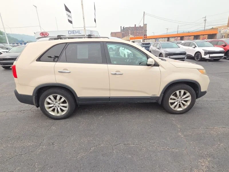 Used 2011 White Kia LX image 8