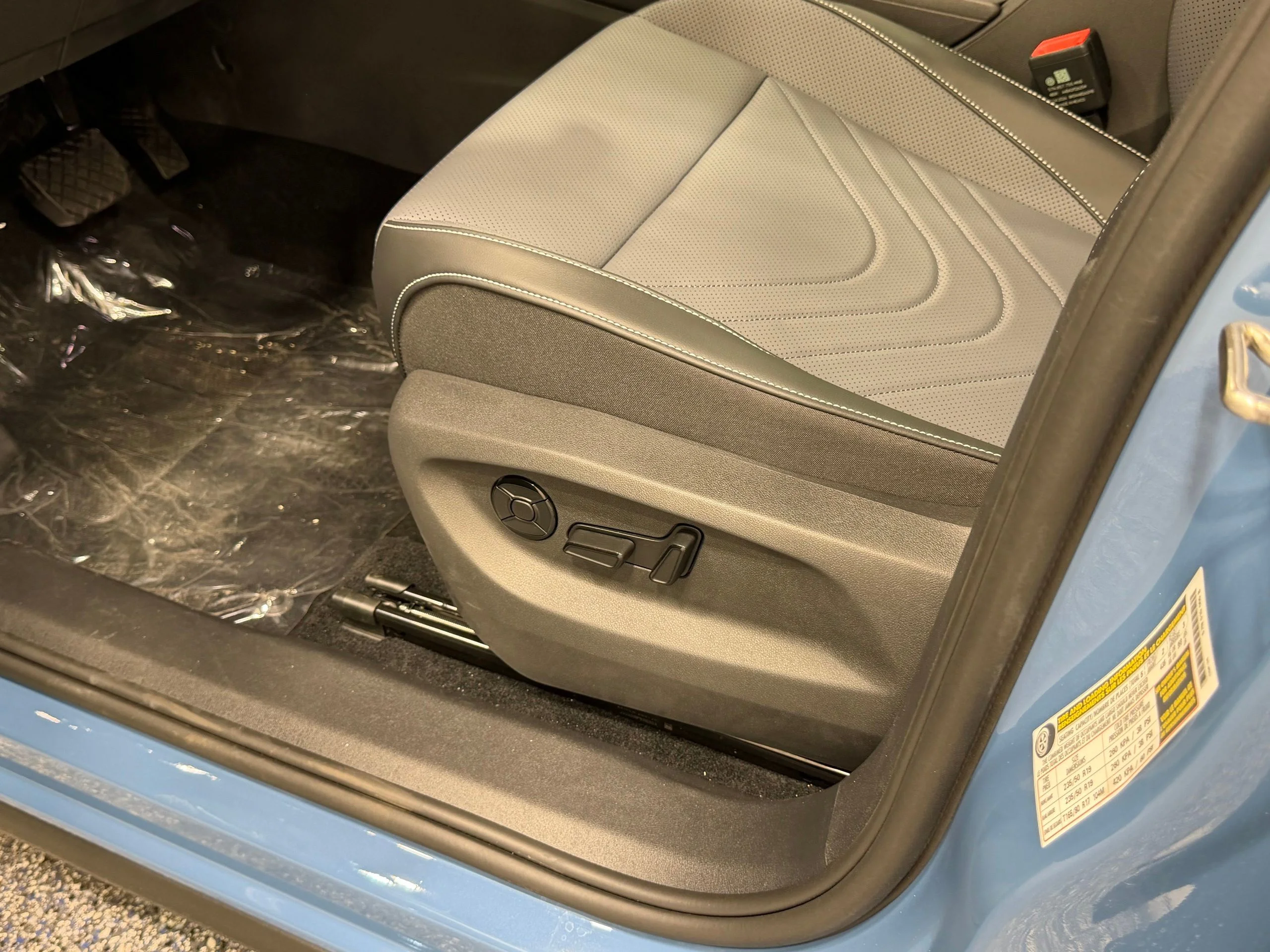 New 2026 Blue Volkswagen SE image 42