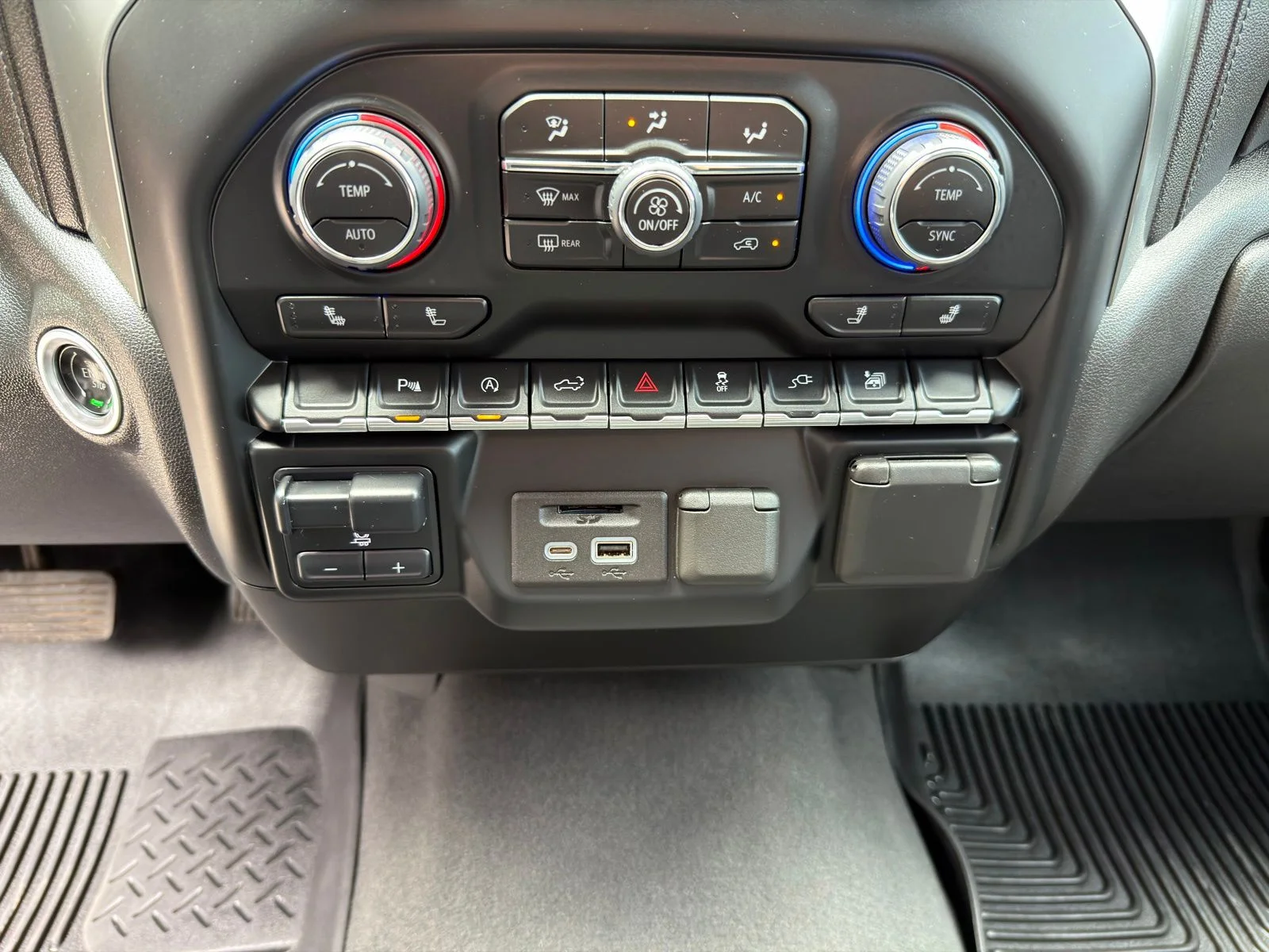 Used 2022 White Chevrolet LT image 23