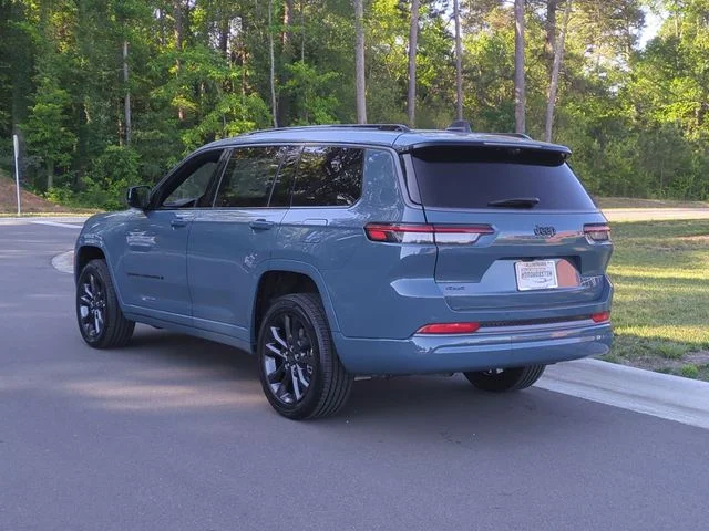 New 2026 Steel Blue Exterior Paint Jeep Limited Reserve image 3