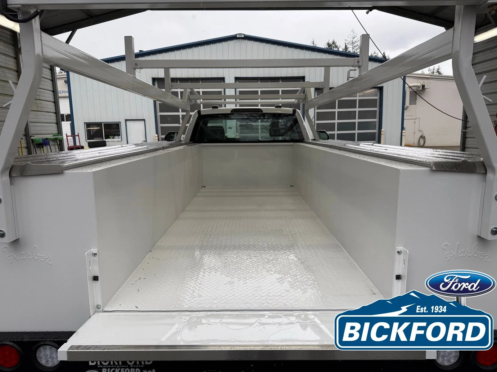 2025 Ford F-550 Super Duty Chassis Cab XL - Photo 7
