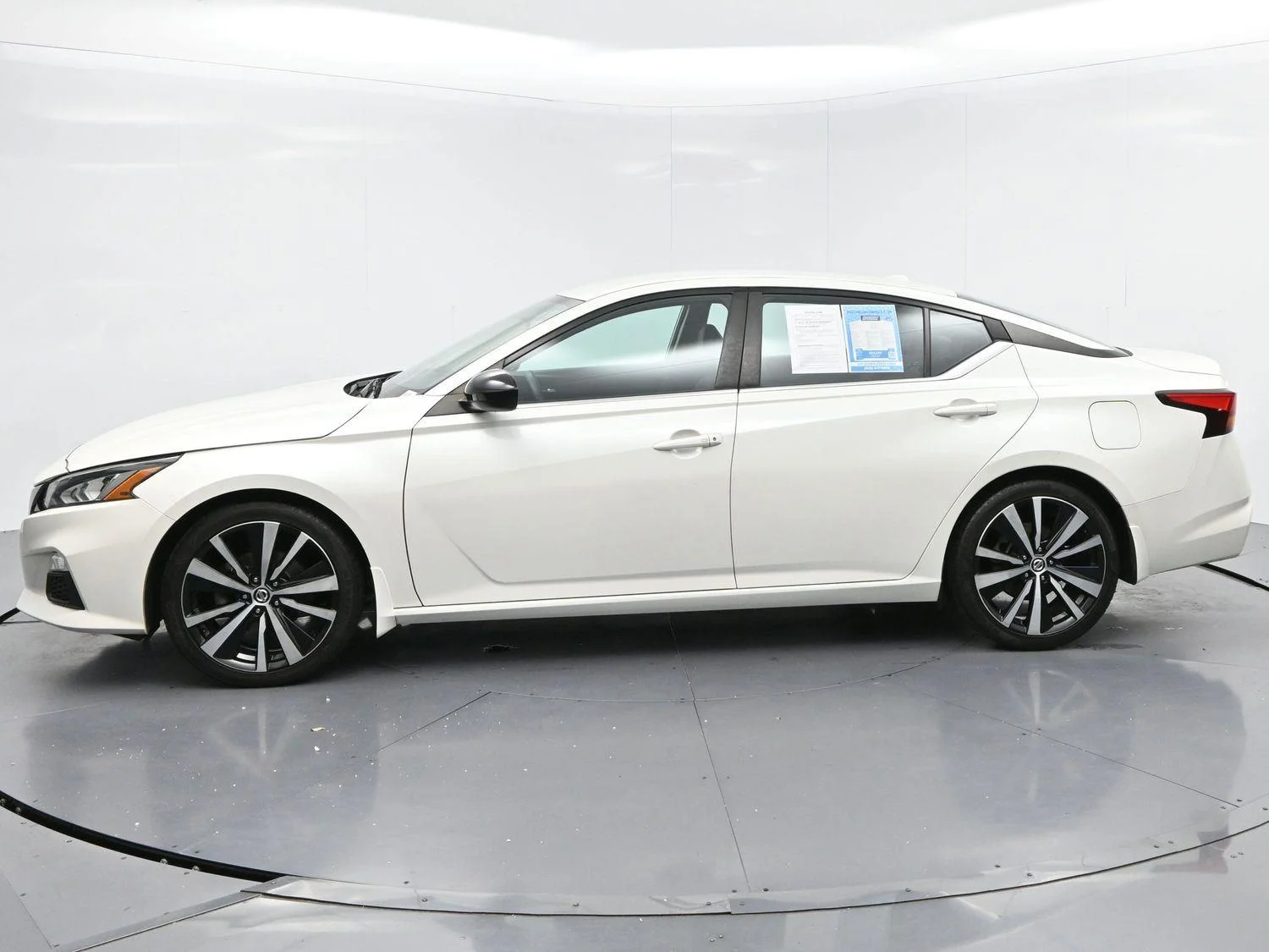 Used 2020 Pearl White Tricoat Nissan 2.5 SR image 4