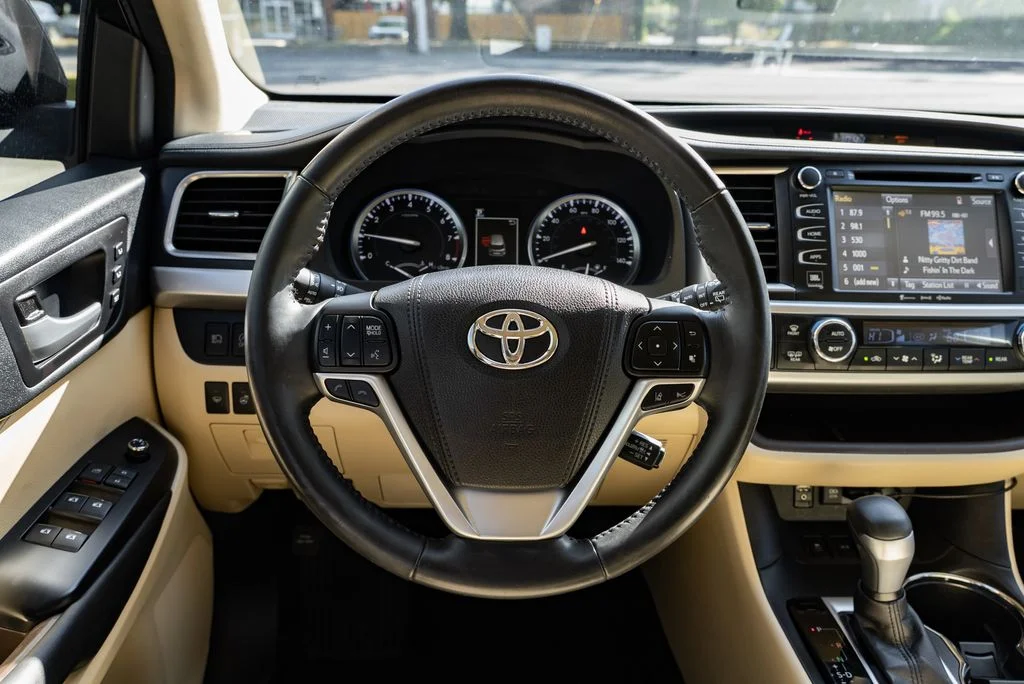 Used 2017 Blue Toyota Limited Platinum image 13