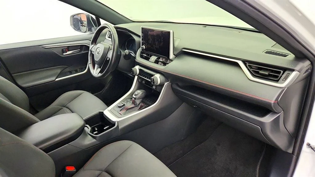 Used 2023 Ice Cap Toyota SE w/ Weather & Moonroof Pkg image 25